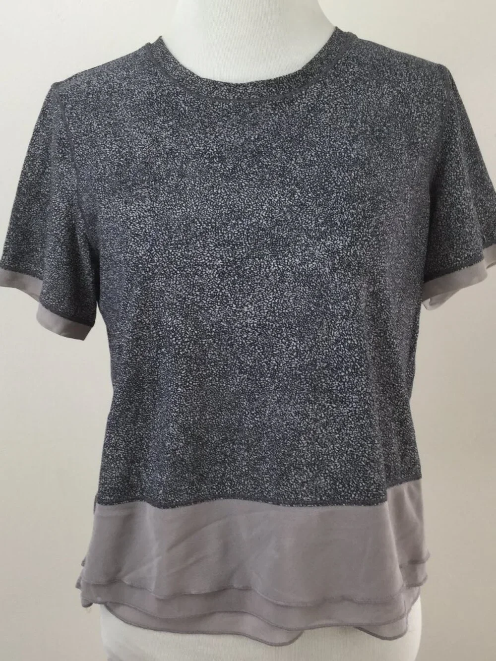 Lululemon Tshirt 6 - Picture 1 of 6